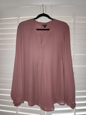 Torrid Mauve Plum Pink Long Sleeve Split Neck Blouse Size 2